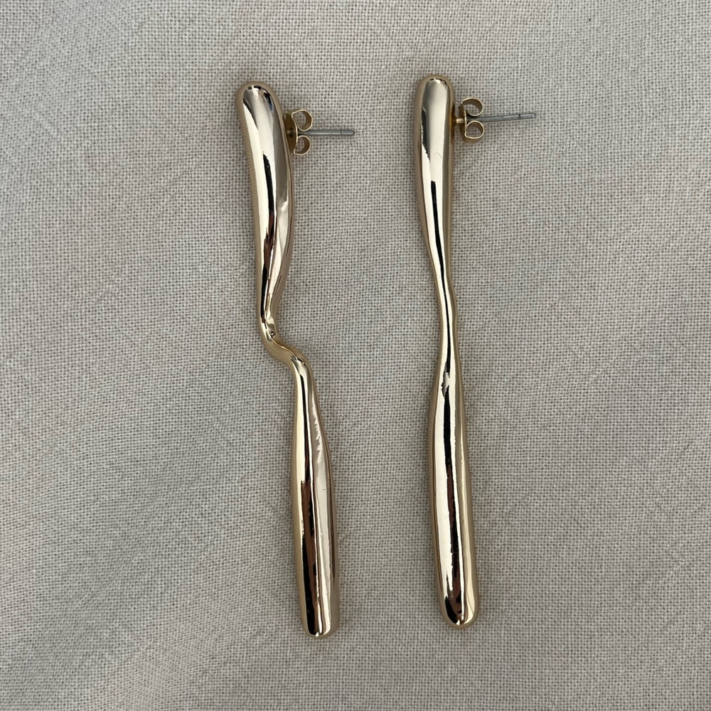 🖤3 for 30🖤 & Other Stories Gold Bar Earrings